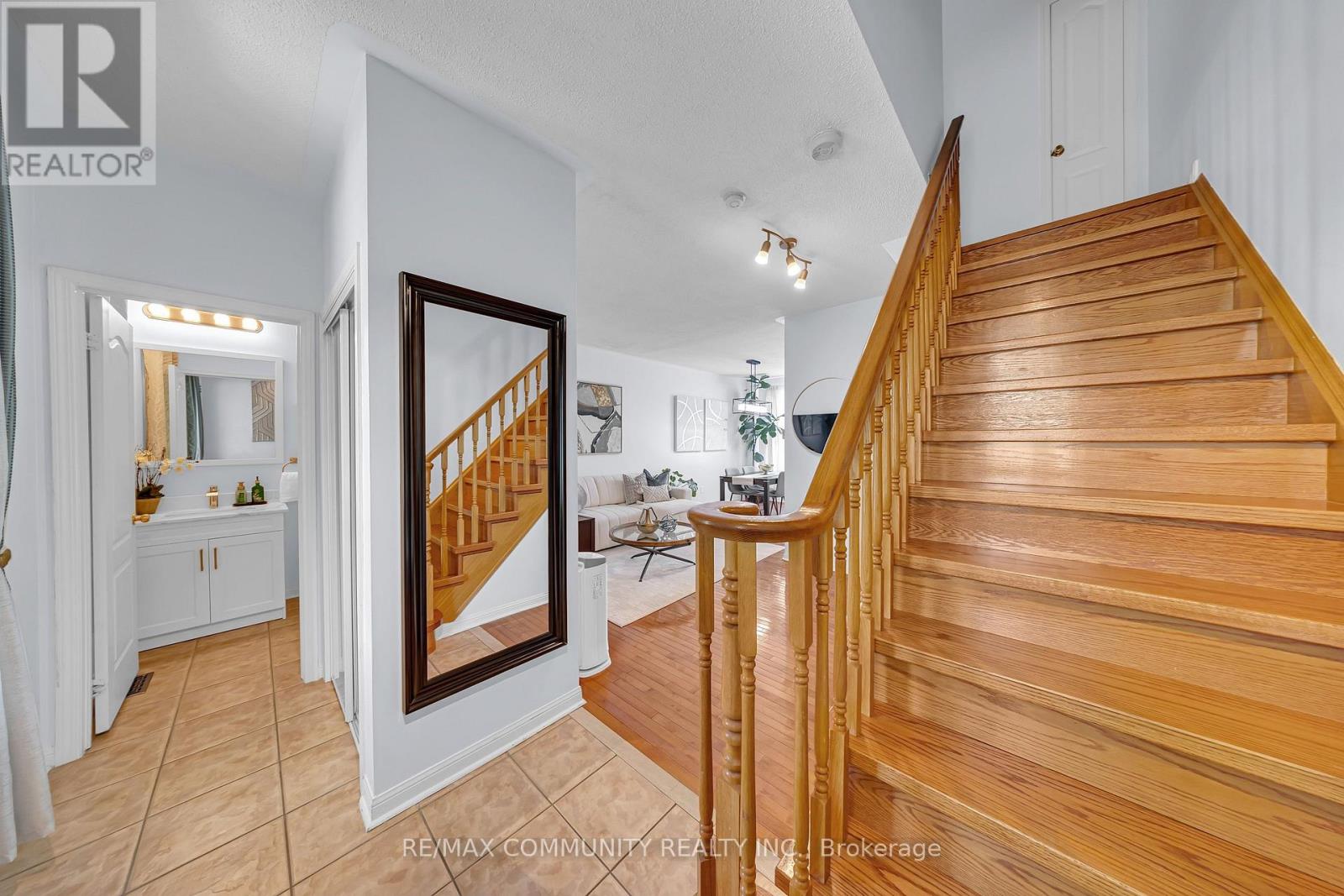 65 White's Hill Avenue, Markham, Ontario  L6B 1C2 - Photo 18 - N13211028