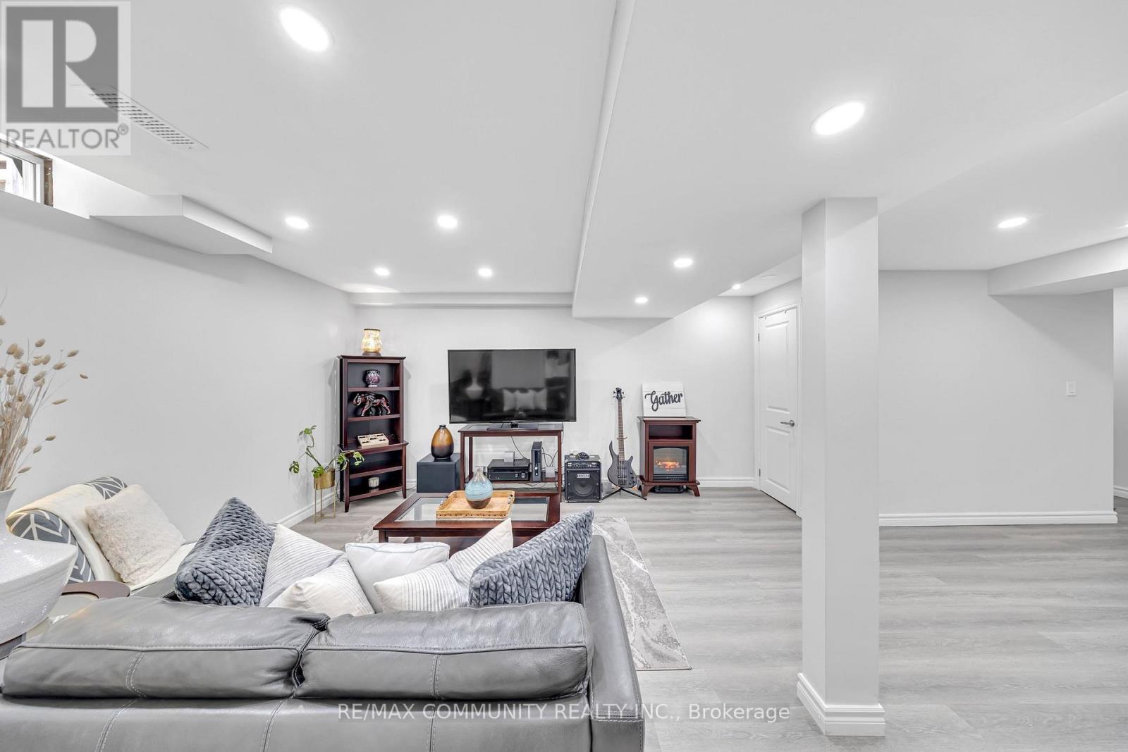 65 White's Hill Avenue, Markham, Ontario  L6B 1C2 - Photo 32 - N13211028