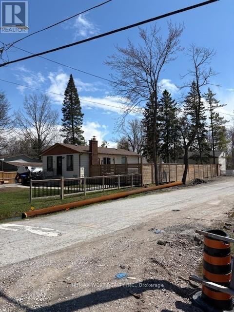 661 9th Line, Innisfil, Ontario  L9S 3X6 - Photo 4 - N13211050