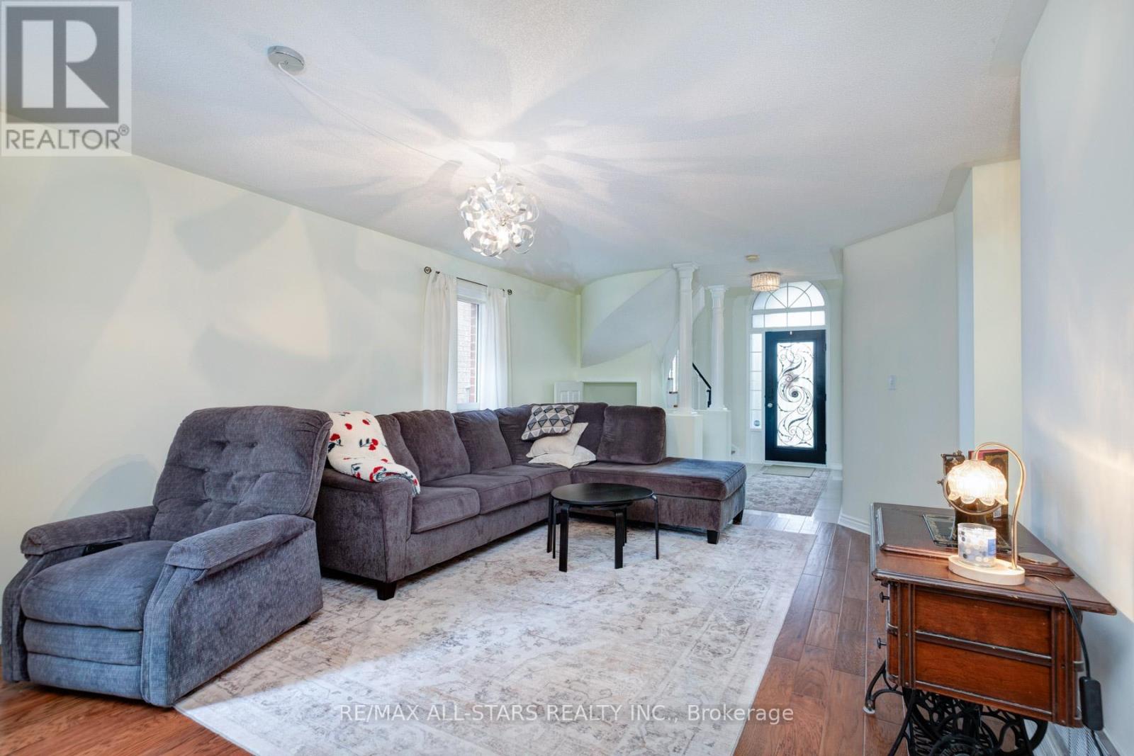 179 Drummond Drive, Vaughan, Ontario  L6A 3C4 - Photo 4 - N13211112