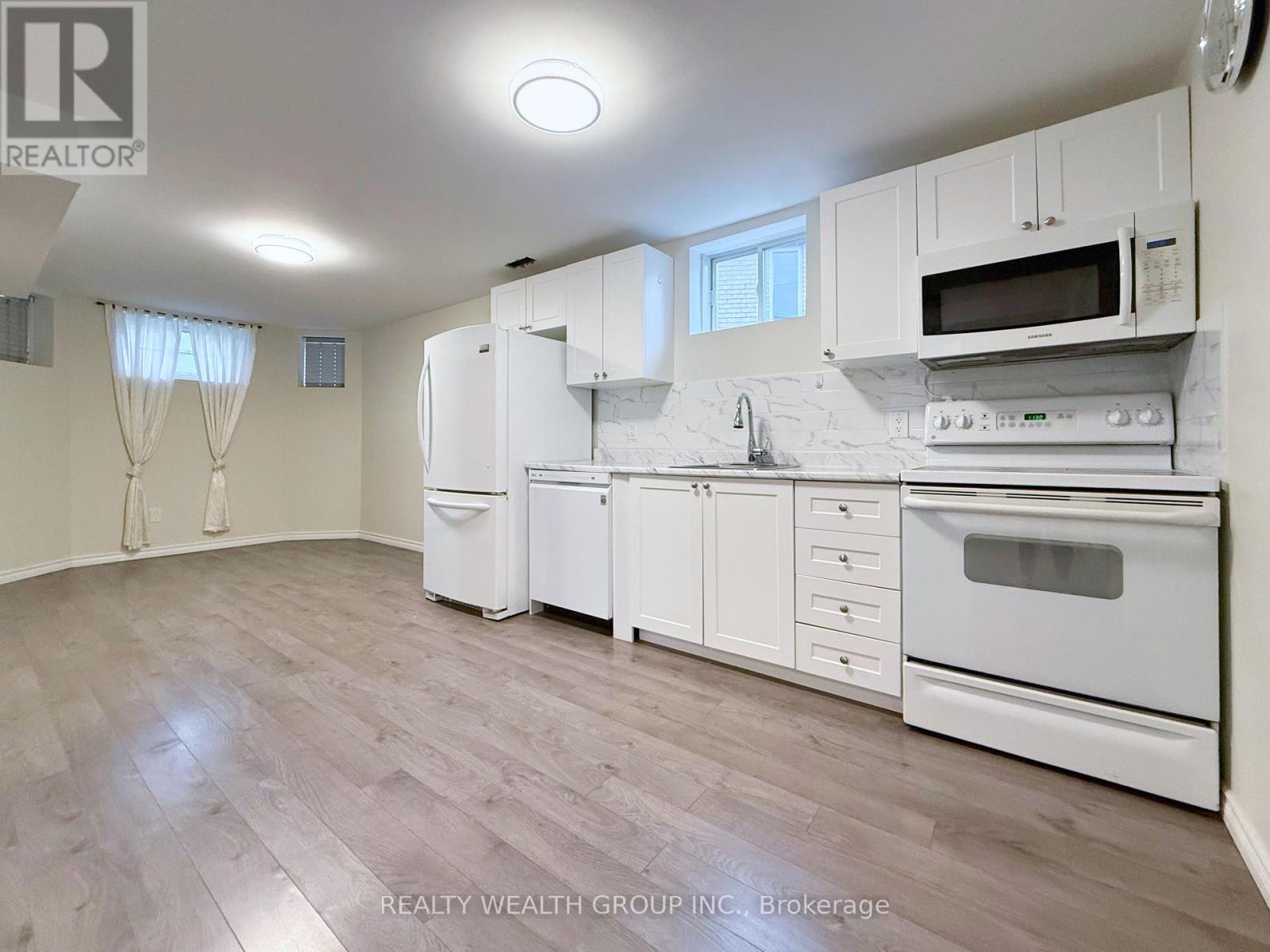 61 Stollar Boulevard, Barrie (Little Lake), Ontario  L4M 6N3 - Photo 30 - S13211078