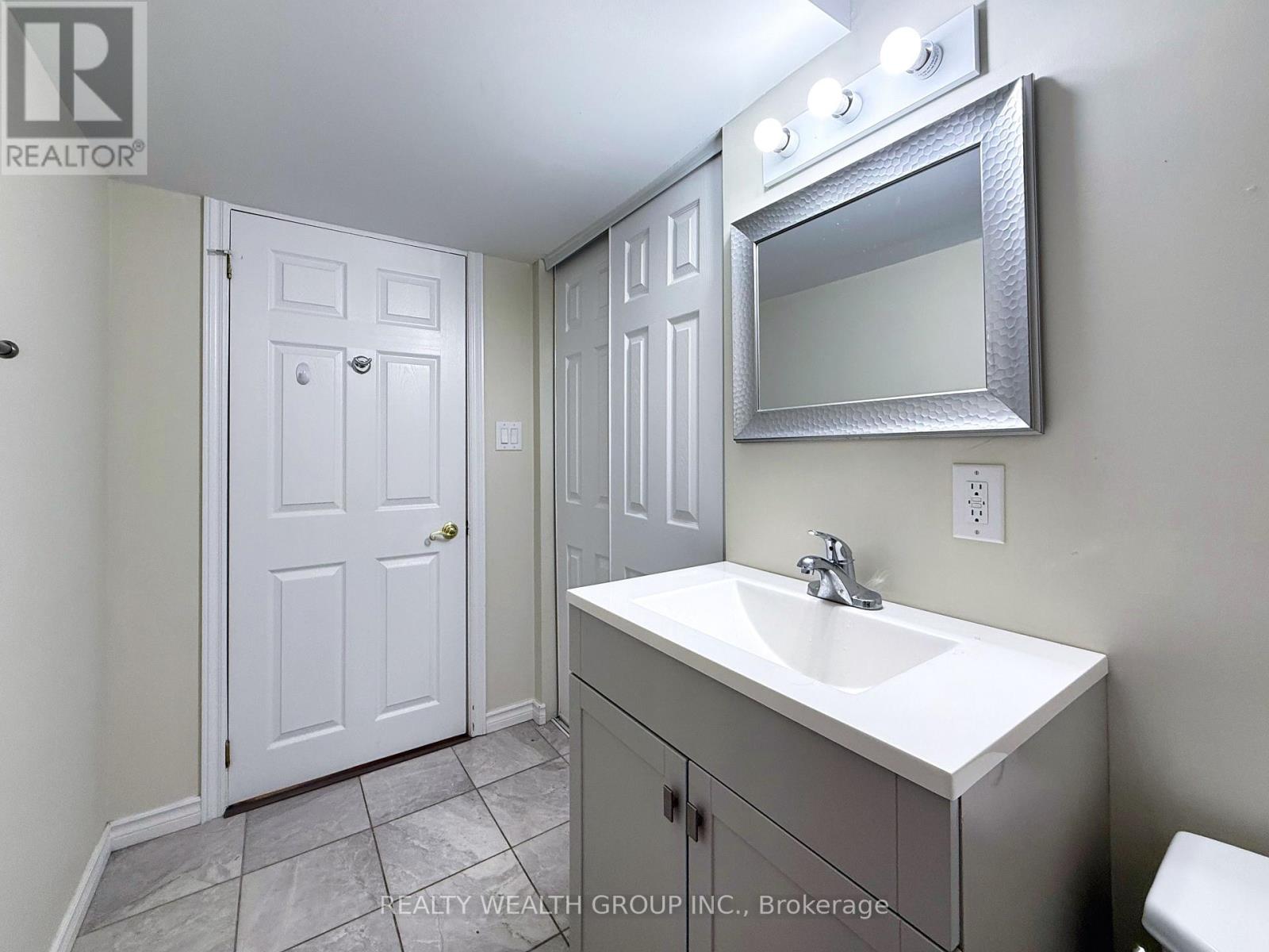 61 Stollar Boulevard, Barrie (Little Lake), Ontario  L4M 6N3 - Photo 39 - S13211078