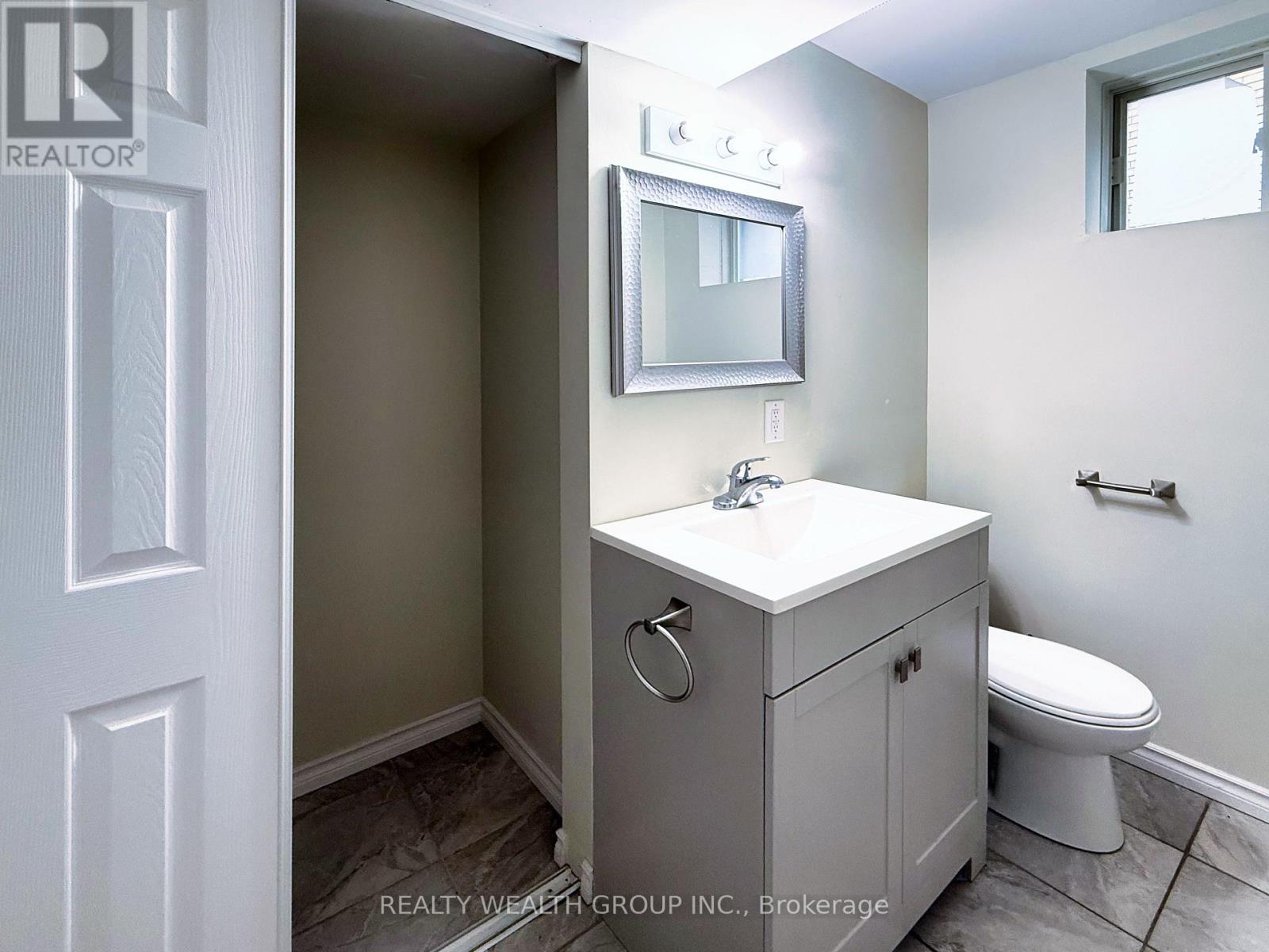 61 Stollar Boulevard, Barrie (Little Lake), Ontario  L4M 6N3 - Photo 40 - S13211078