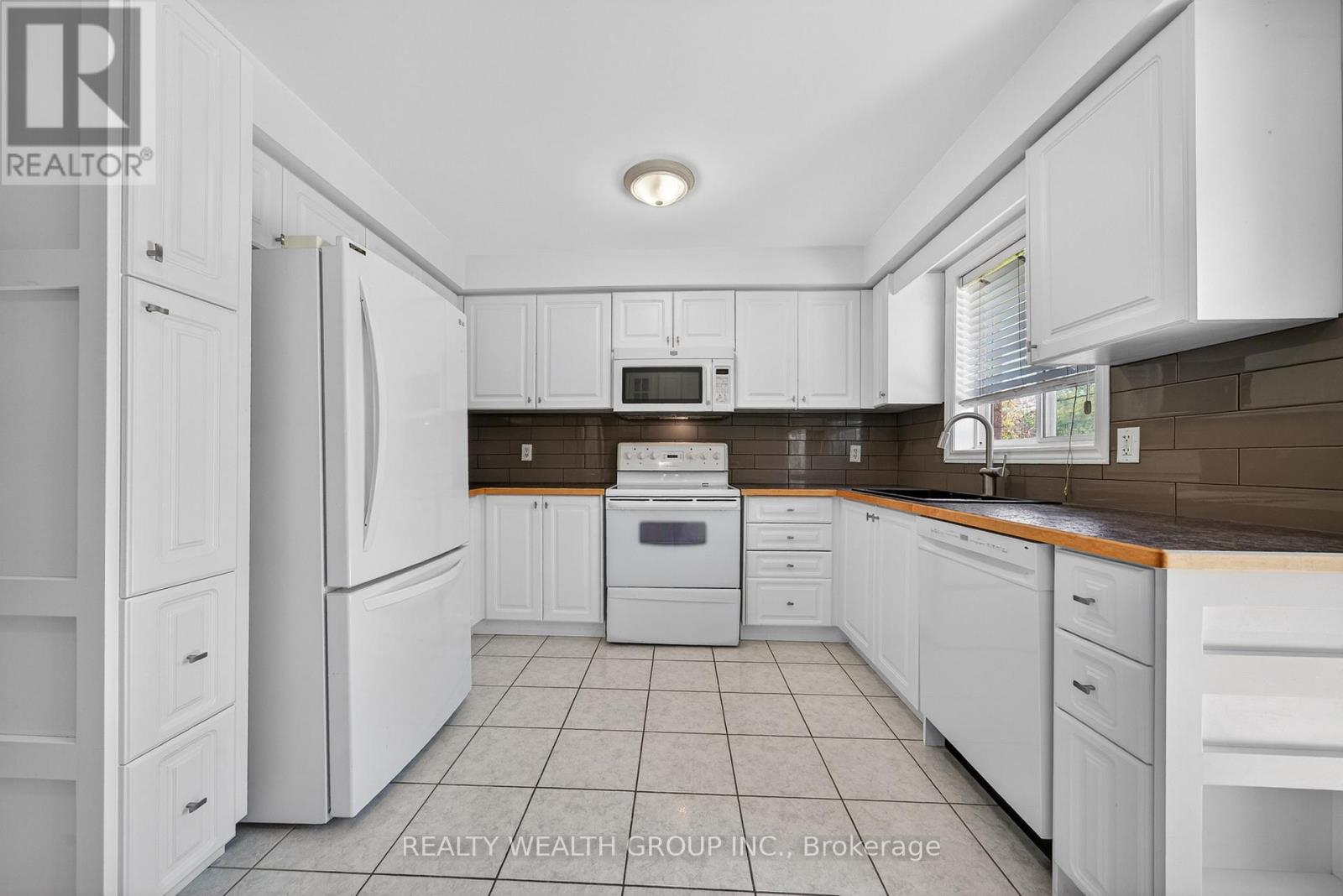 61 Stollar Boulevard, Barrie (Little Lake), Ontario  L4M 6N3 - Photo 8 - S13211078