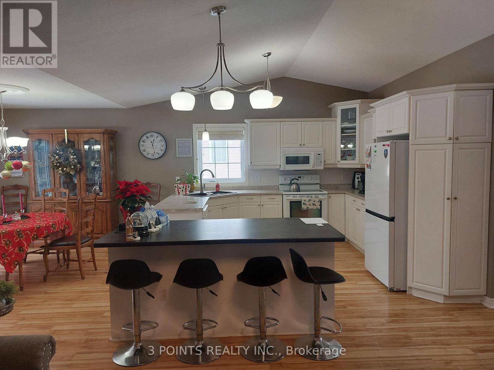 371 Shannon Boulevard, South Huron, Ontario  N0M 1T0 - Photo 13 - X12672750