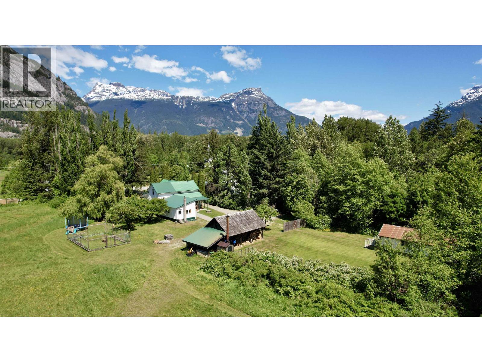 1867 Mackenzie 20 Highway, Hagensborg, British Columbia  V0T 1H0 - Photo 1 - R3129298