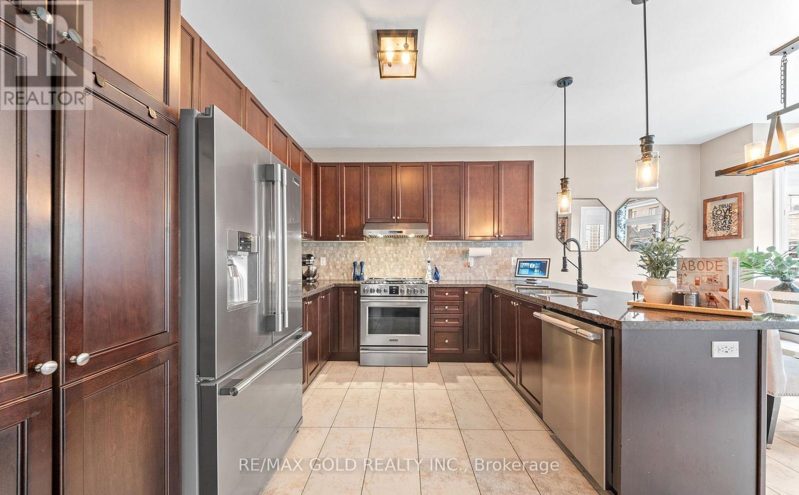 9 Fringetree Road, Brampton, Ontario  L6R 0B6 - Photo 12 - W13211002
