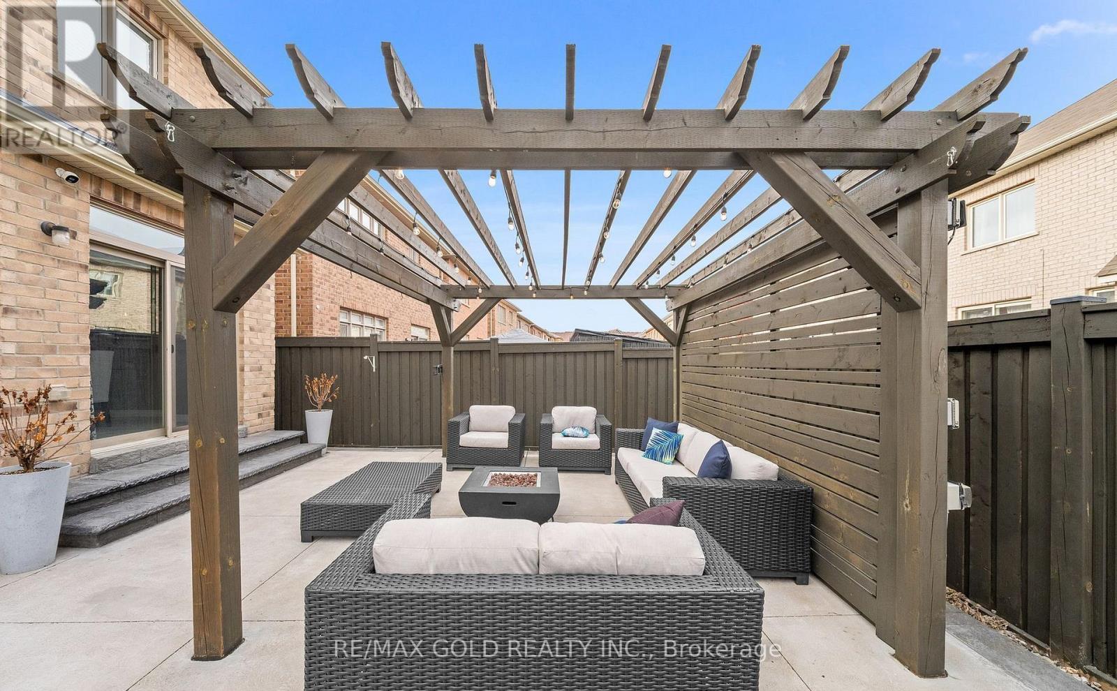 9 Fringetree Road, Brampton, Ontario  L6R 0B6 - Photo 39 - W13211002