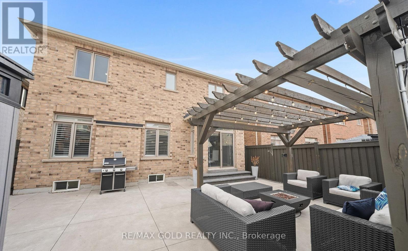 9 Fringetree Road, Brampton, Ontario  L6R 0B6 - Photo 40 - W13211002