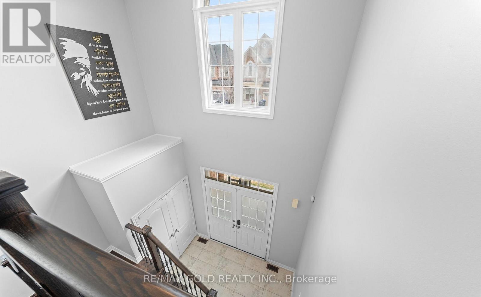 9 Fringetree Road, Brampton, Ontario  L6R 0B6 - Photo 7 - W13211002