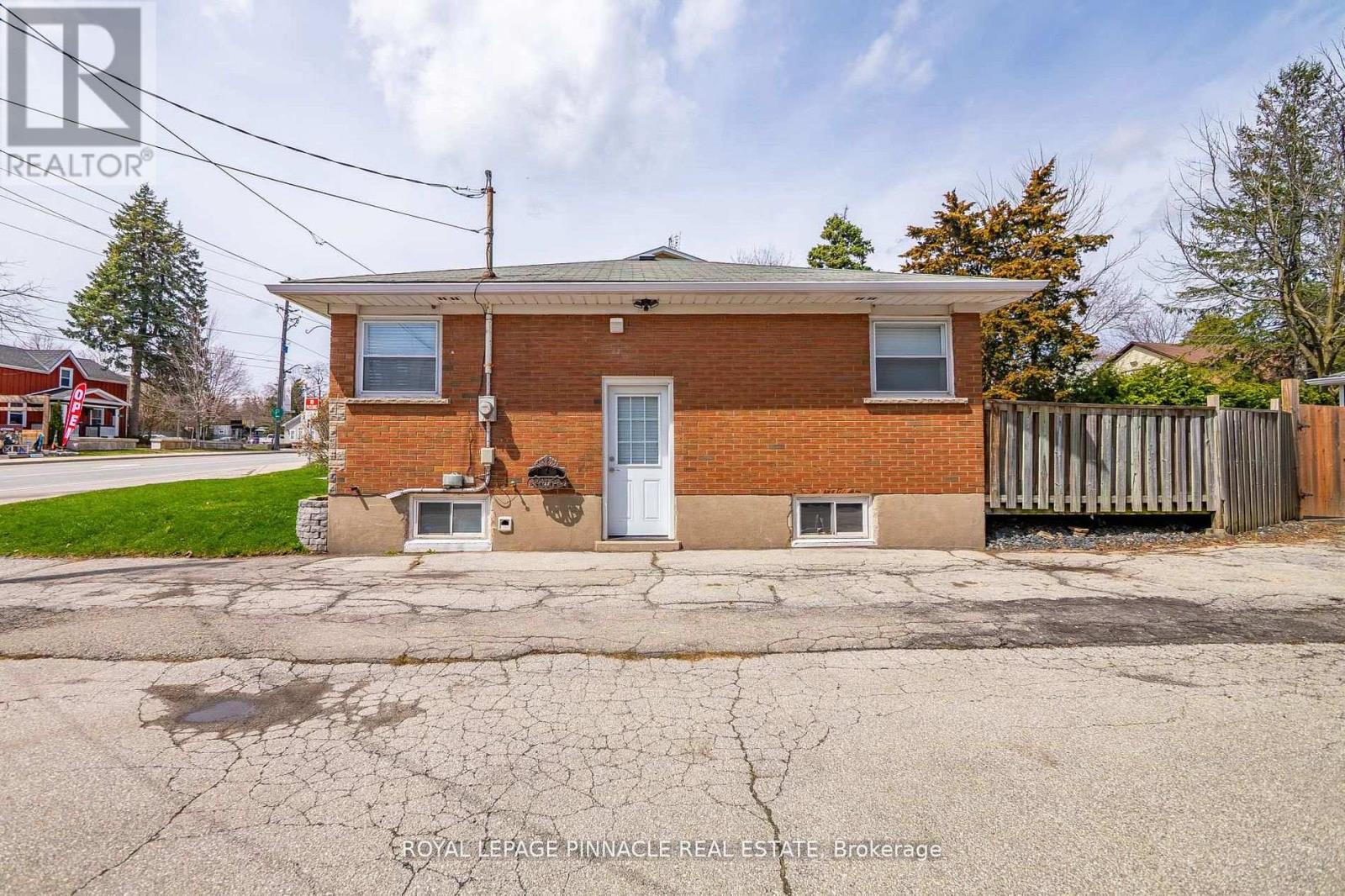 45 Main Street N, Milton, Ontario  L0P 1B0 - Photo 5 - W13211062