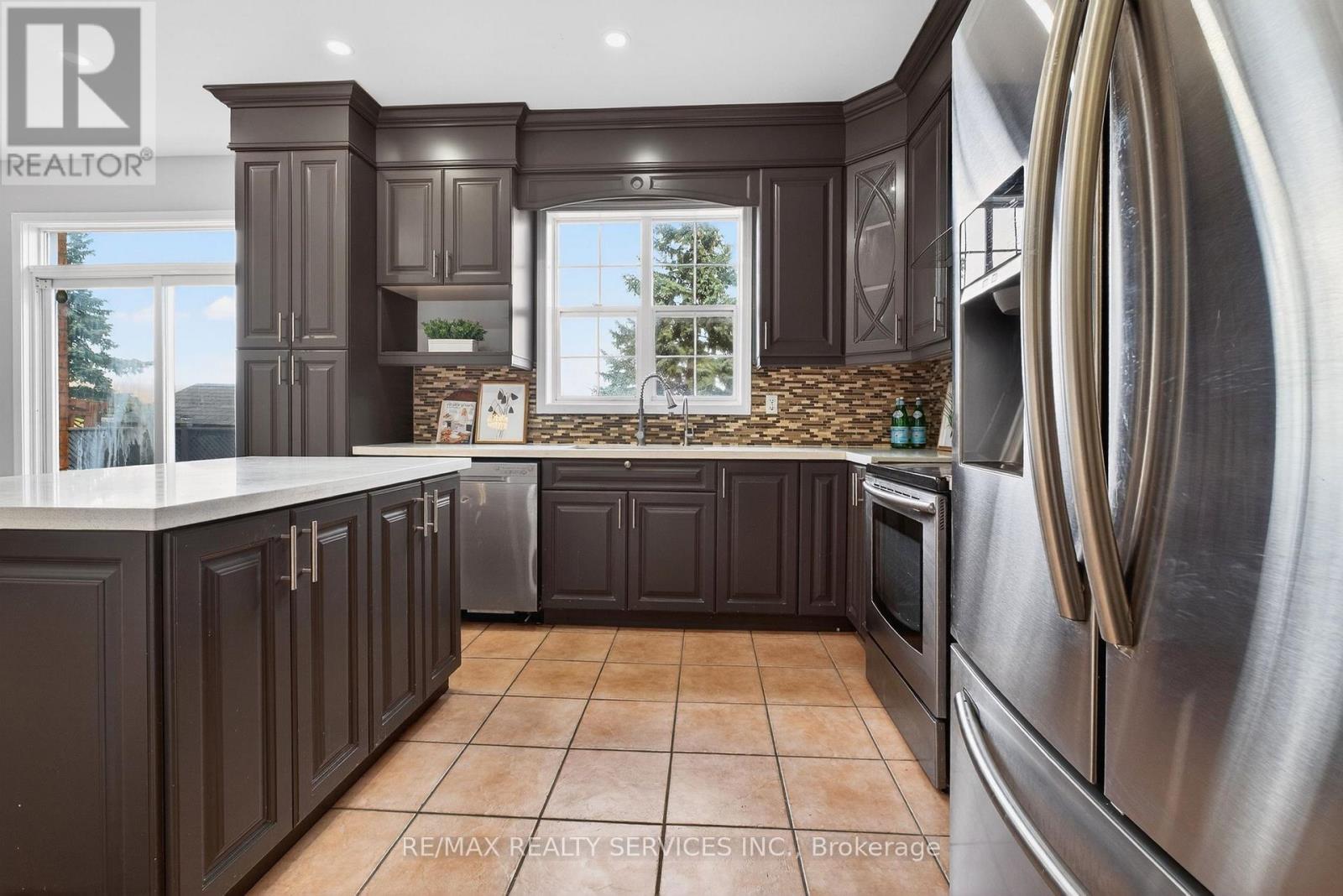 47 Upper Highlands Drive, Brampton, Ontario  L6Z 4V9 - Photo 13 - W13211132
