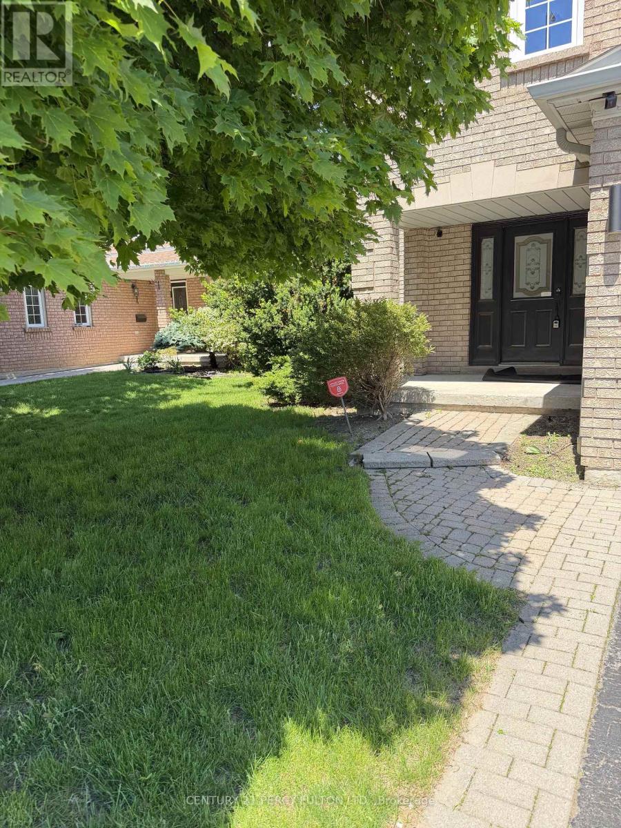5393 Glen Erin Drive, Mississauga, Ontario  L5M 5C8 - Photo 2 - W13211146