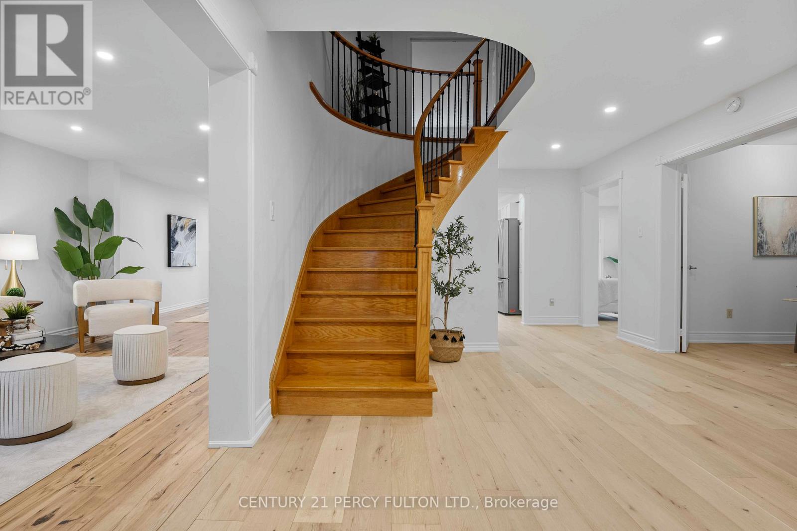 5393 Glen Erin Drive, Mississauga, Ontario  L5M 5C8 - Photo 6 - W13211146