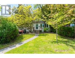 4 ELTON CRESCENT, Toronto, Ontario