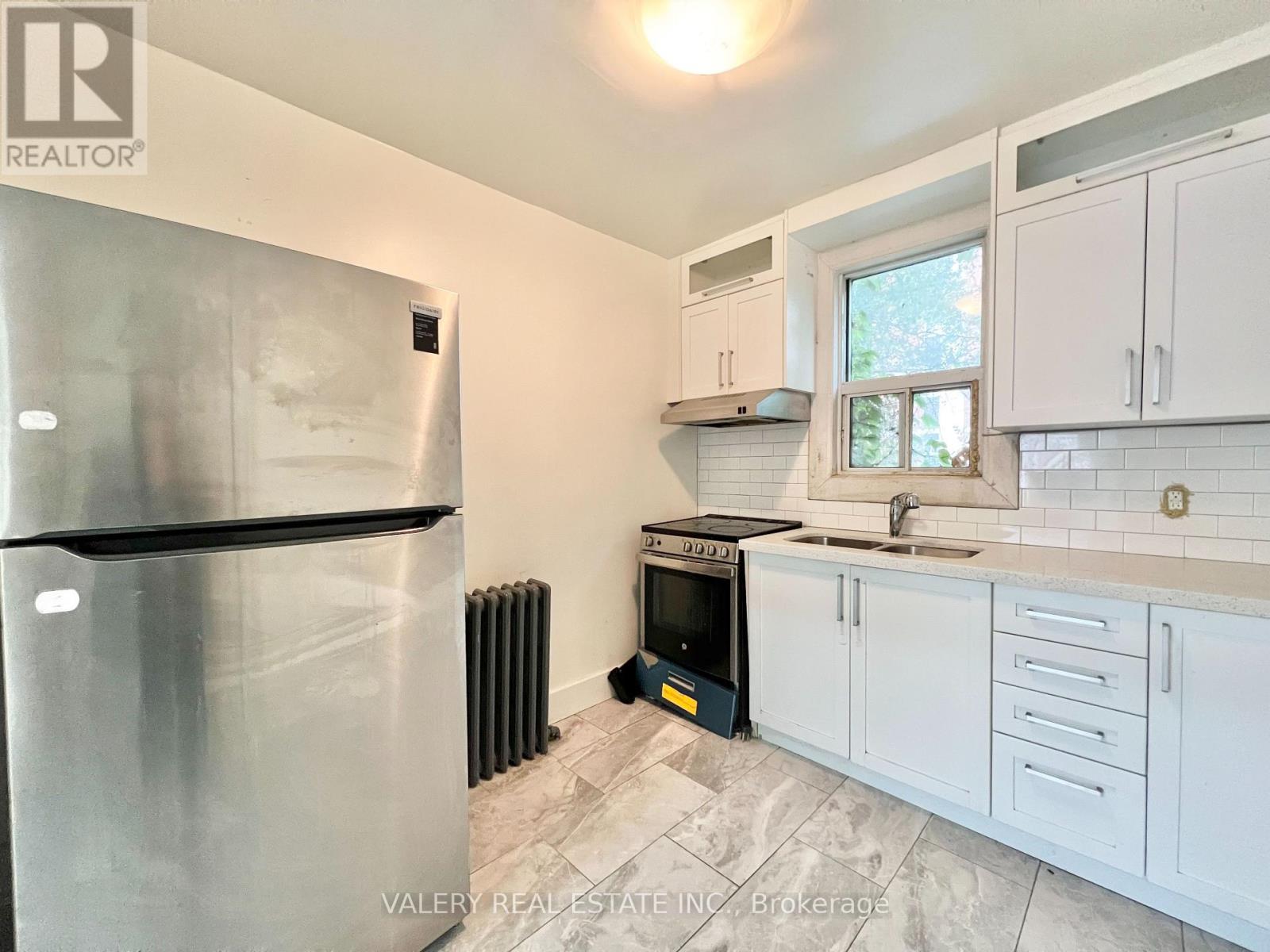 4 - 15 Stavebank Road N, Mississauga, Ontario  L5G 2T2 - Photo 2 - W13211154