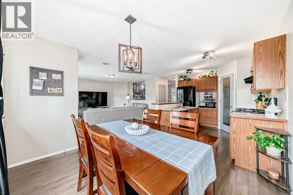 208 Stonegate Crescent Nw, Airdrie, Alberta  T4B 2V3 - Photo 14 - A2314968