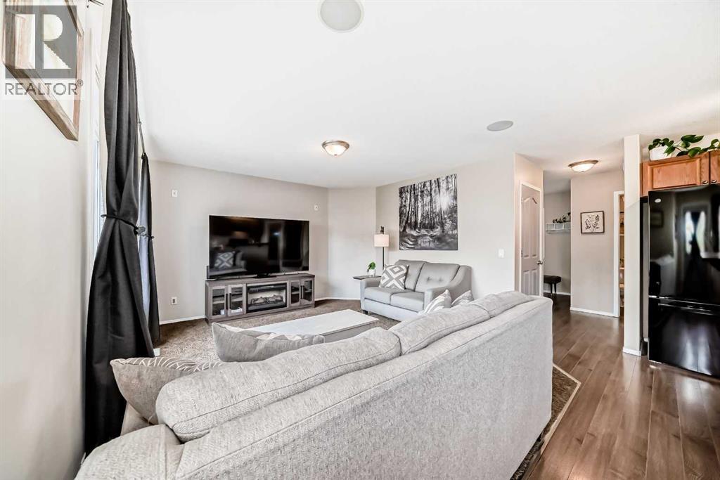 208 Stonegate Crescent Nw, Airdrie, Alberta  T4B 2V3 - Photo 6 - A2314968