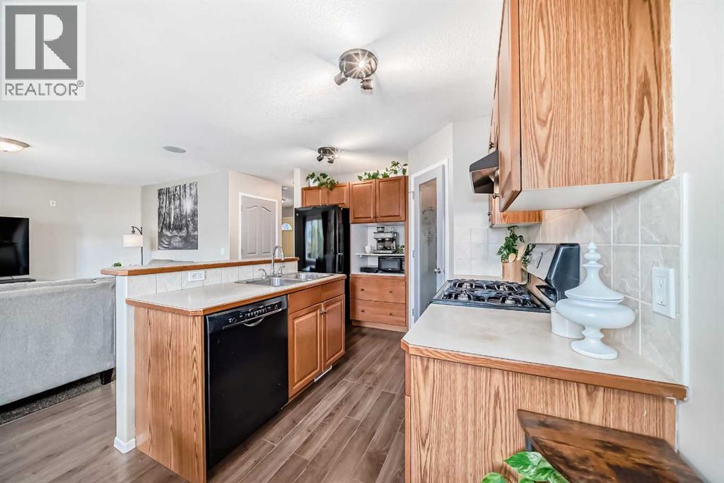 208 Stonegate Crescent Nw, Airdrie, Alberta  T4B 2V3 - Photo 9 - A2314968