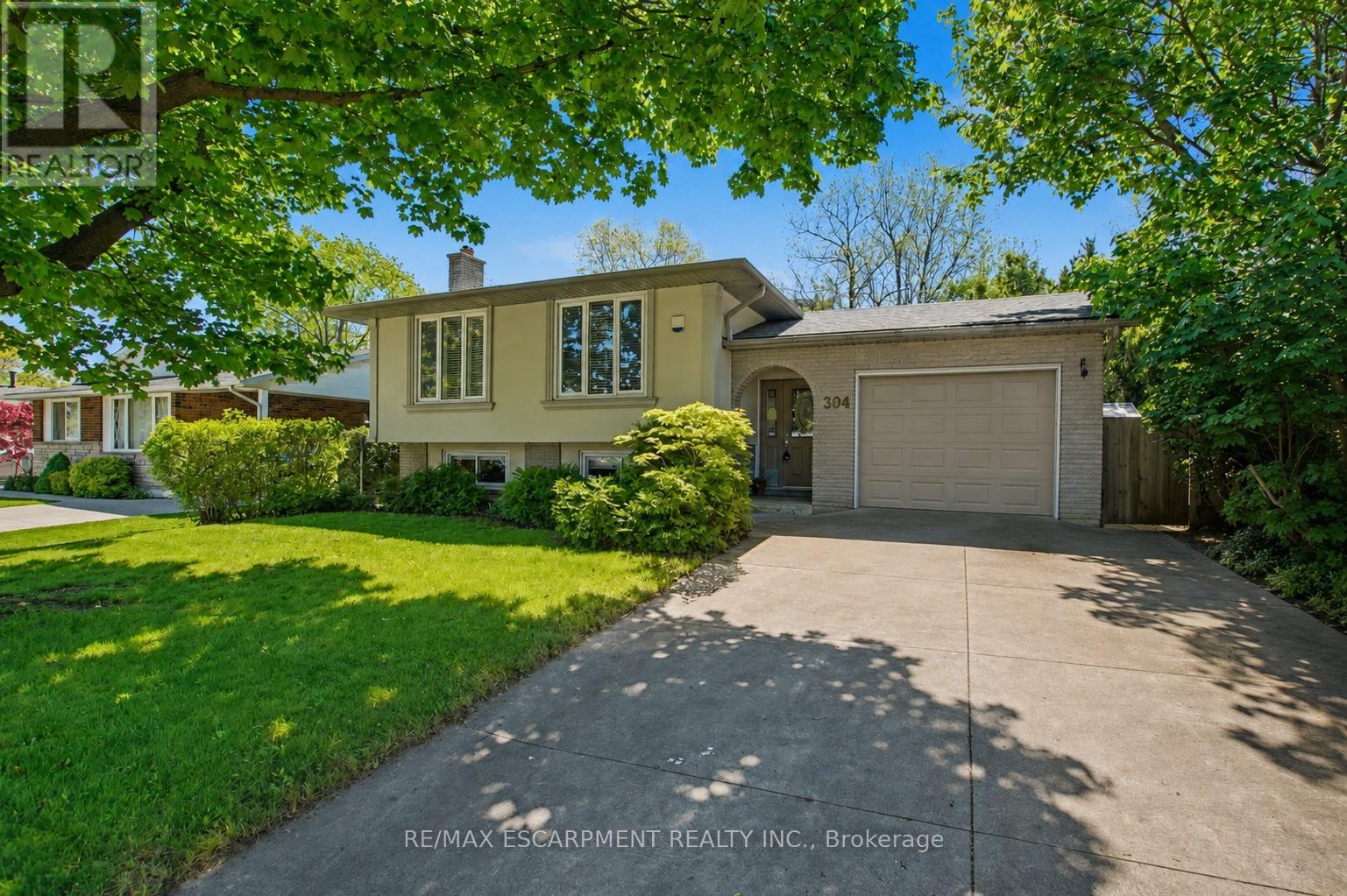 304 ST ANDREWS DRIVE, Hamilton, Ontario