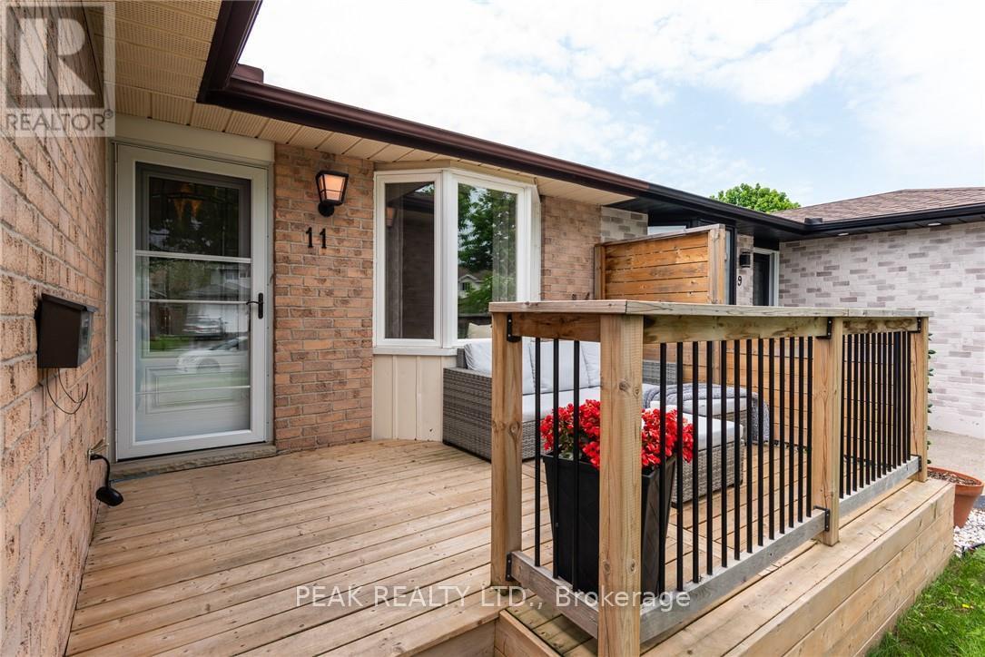 11 Wendy Crescent, Kitchener, Ontario  N2A 3T4 - Photo 2 - X13211008