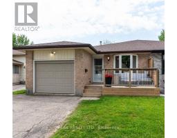 11 WENDY CRESCENT, Kitchener, Ontario