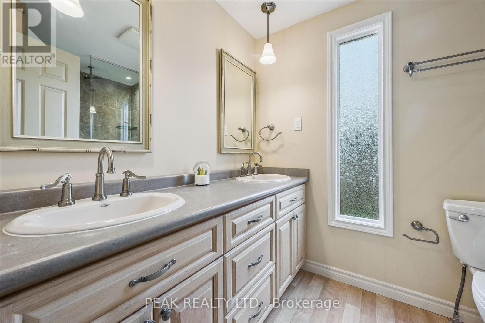 459 Belgreen Way, Waterloo, Ontario  N2L 5X6 - Photo 15 - X13211202