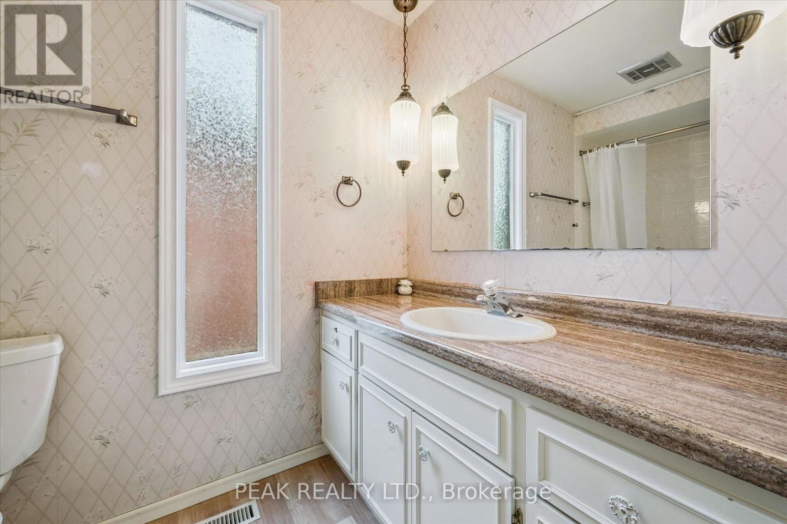 459 Belgreen Way, Waterloo, Ontario  N2L 5X6 - Photo 19 - X13211202