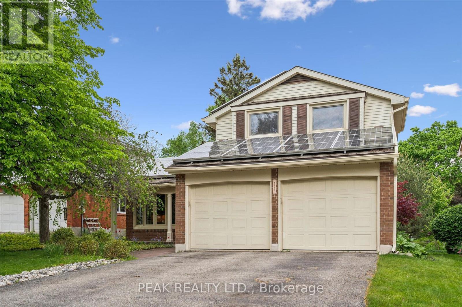 459 Belgreen Way, Waterloo, Ontario  N2L 5X6 - Photo 2 - X13211202