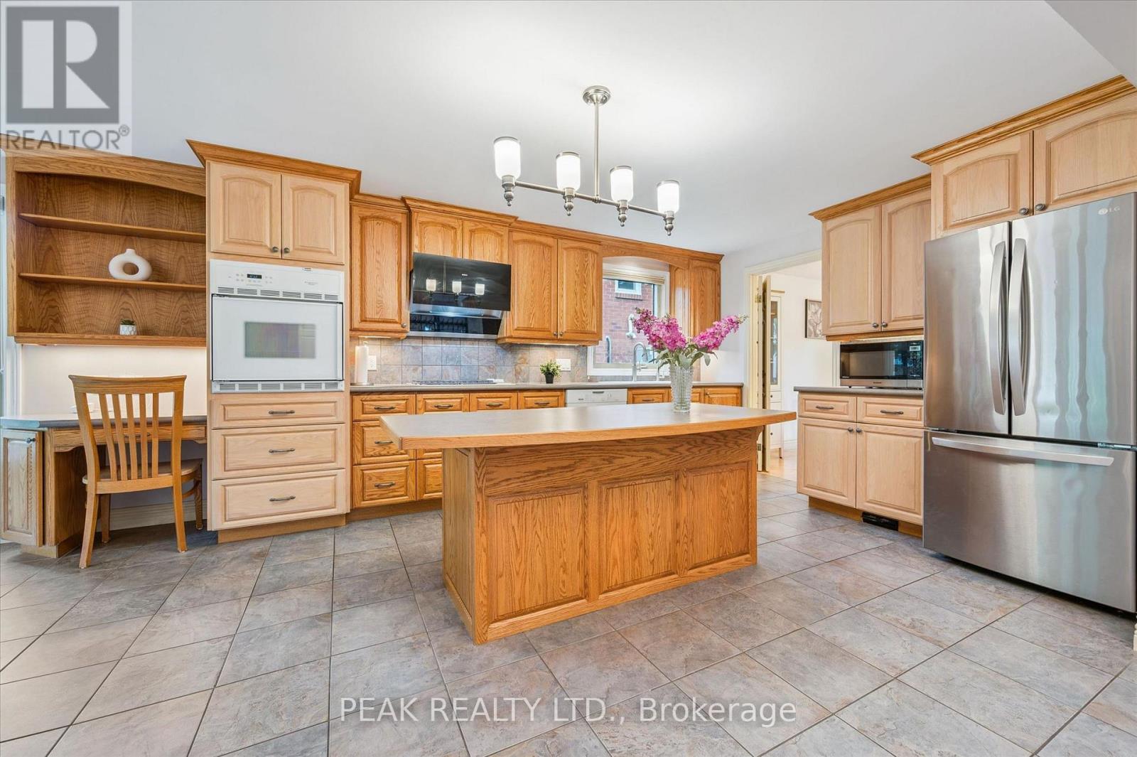 459 Belgreen Way, Waterloo, Ontario  N2L 5X6 - Photo 4 - X13211202