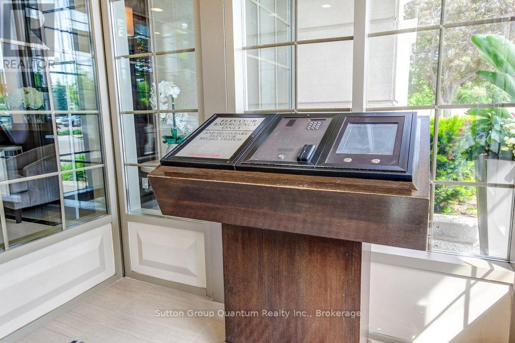 203 - 2365 Central Park Drive, Oakville, Ontario  L6H 0C7 - Photo 4 - W13211316