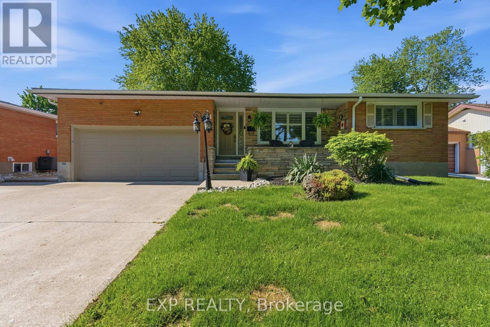 11 Martha Court, Welland, Ontario  L3C 4N3 - Photo 1 - X13211266