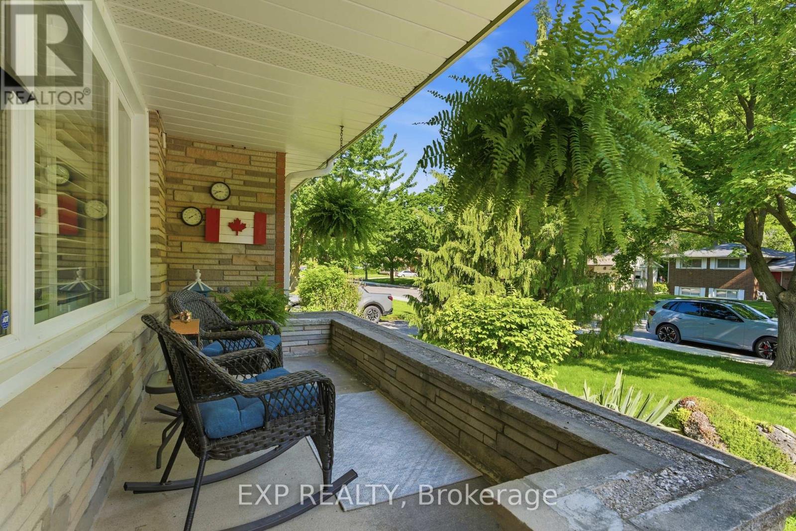 11 Martha Court, Welland, Ontario  L3C 4N3 - Photo 3 - X13211266