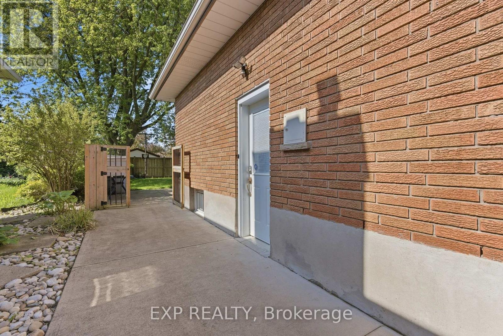 11 Martha Court, Welland, Ontario  L3C 4N3 - Photo 5 - X13211266
