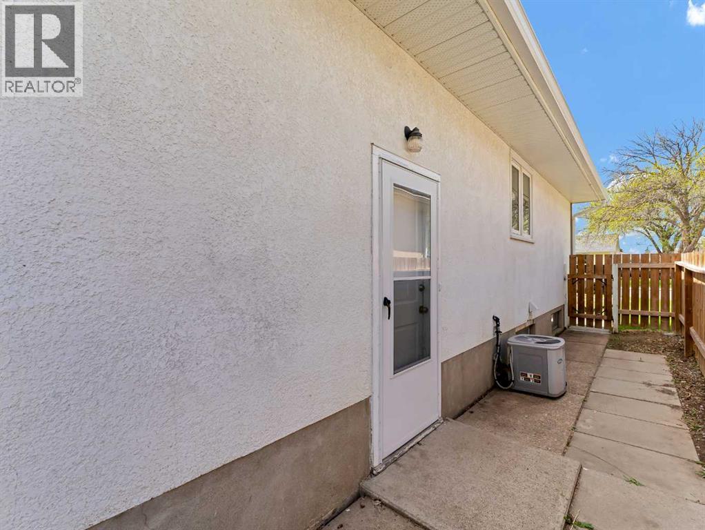 166 Mitchell Crescent NW, Medicine Hat, Alberta  T1A 6V4 - Photo 37 - A2311725