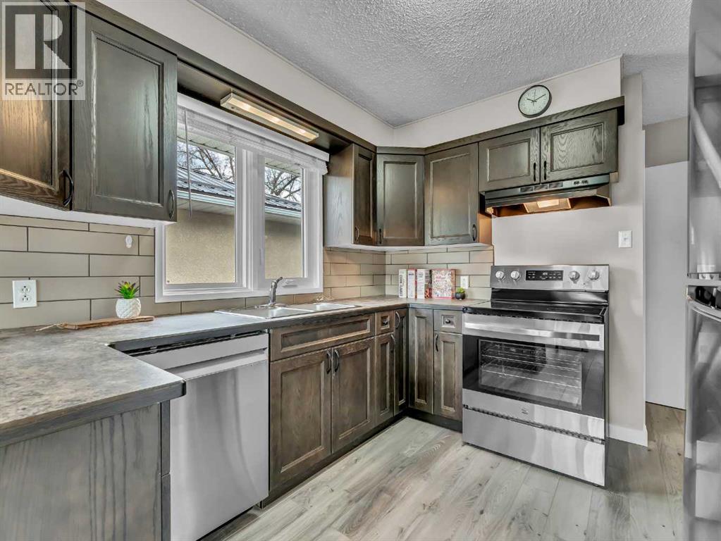 166 Mitchell Crescent NW, Medicine Hat, Alberta  T1A 6V4 - Photo 15 - A2311725