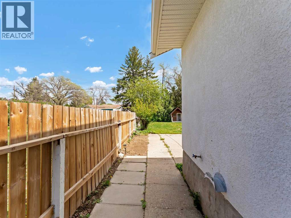 166 Mitchell Crescent NW, Medicine Hat, Alberta  T1A 6V4 - Photo 36 - A2311725
