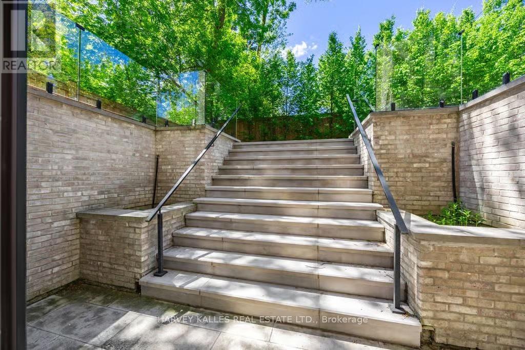 73 Lord Seaton Road, Toronto, Ontario  M2P 1K6 - Photo 40 - C13211234
