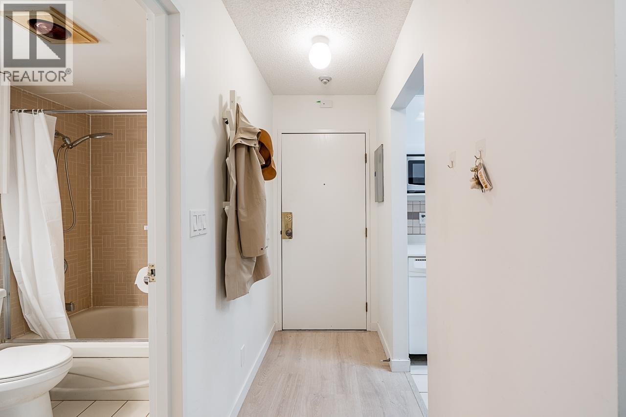 210 8640 Citation Drive, Richmond, British Columbia  V6Y 3A3 - Photo 2 - R3129429