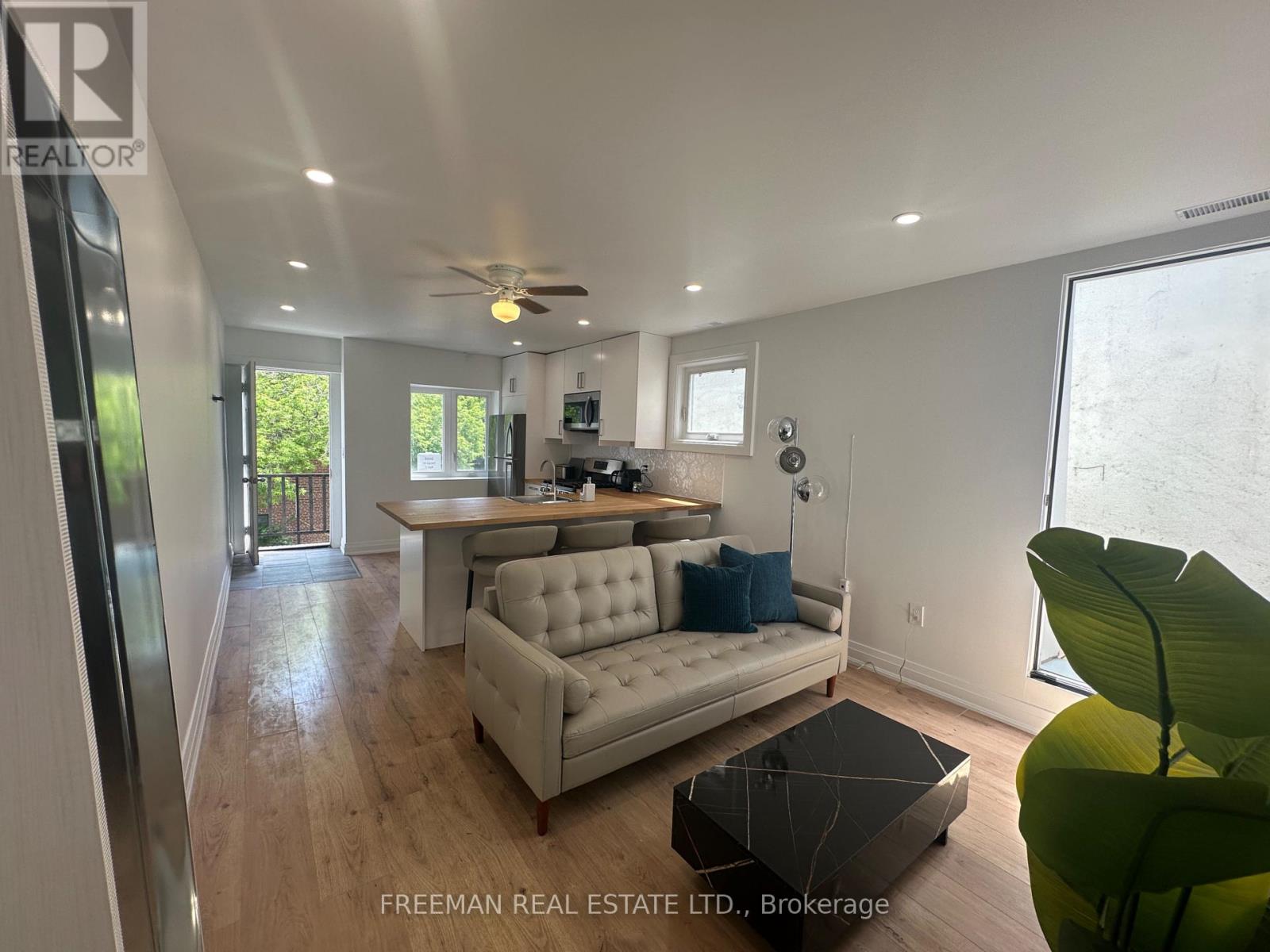 2 - 3449 Yonge Street, Toronto, Ontario  M4N 2N3 - Photo 6 - C13124816