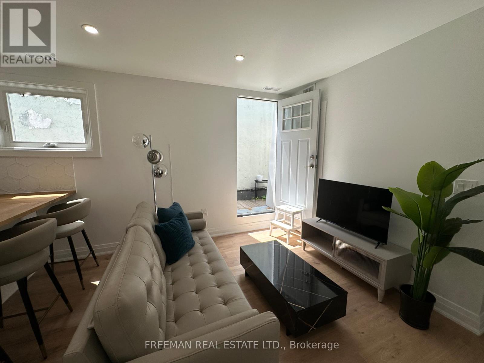 2 - 3449 Yonge Street, Toronto, Ontario  M4N 2N3 - Photo 7 - C13124816