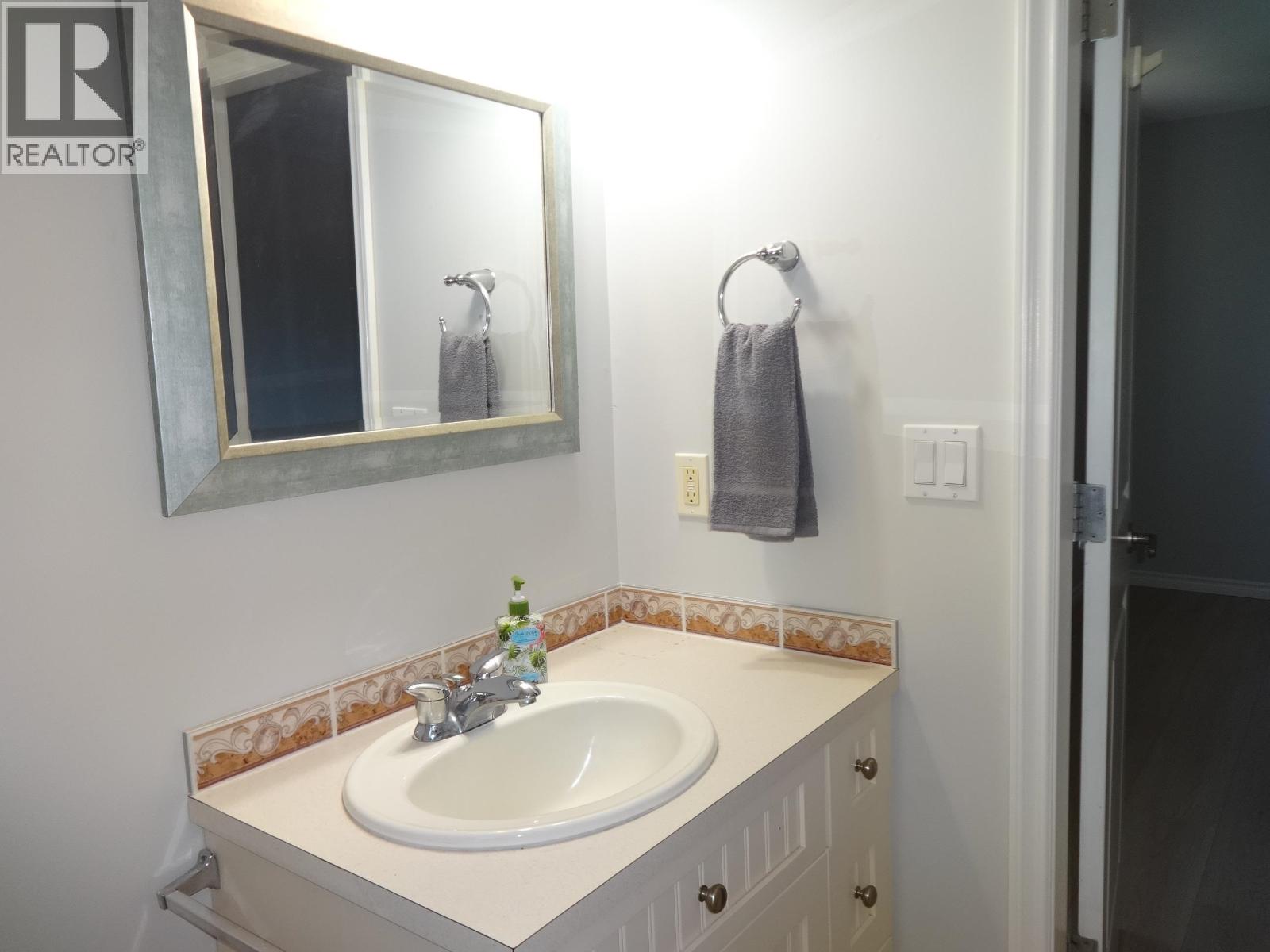 6217 Norwest Bay Road, Sechelt, British Columbia  V7Z 0M2 - Photo 12 - R3129405