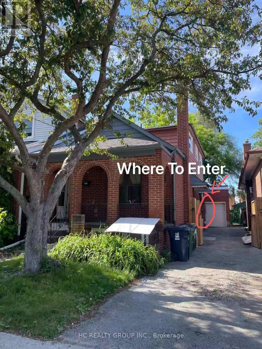 Upper - 48 Torrens Avenue, Toronto, Ontario  M4K 2H8 - Photo 2 - E13211250