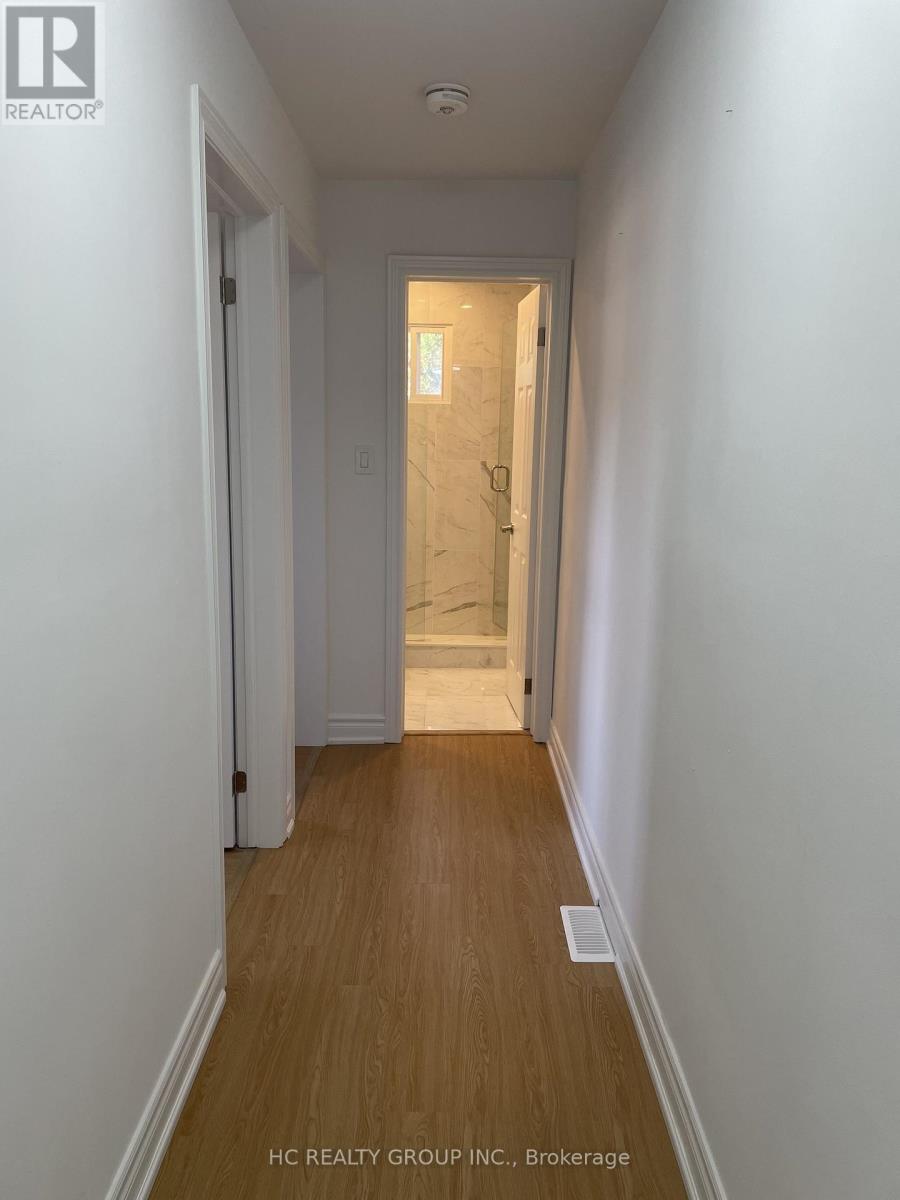 Upper - 48 Torrens Avenue, Toronto, Ontario  M4K 2H8 - Photo 6 - E13211250