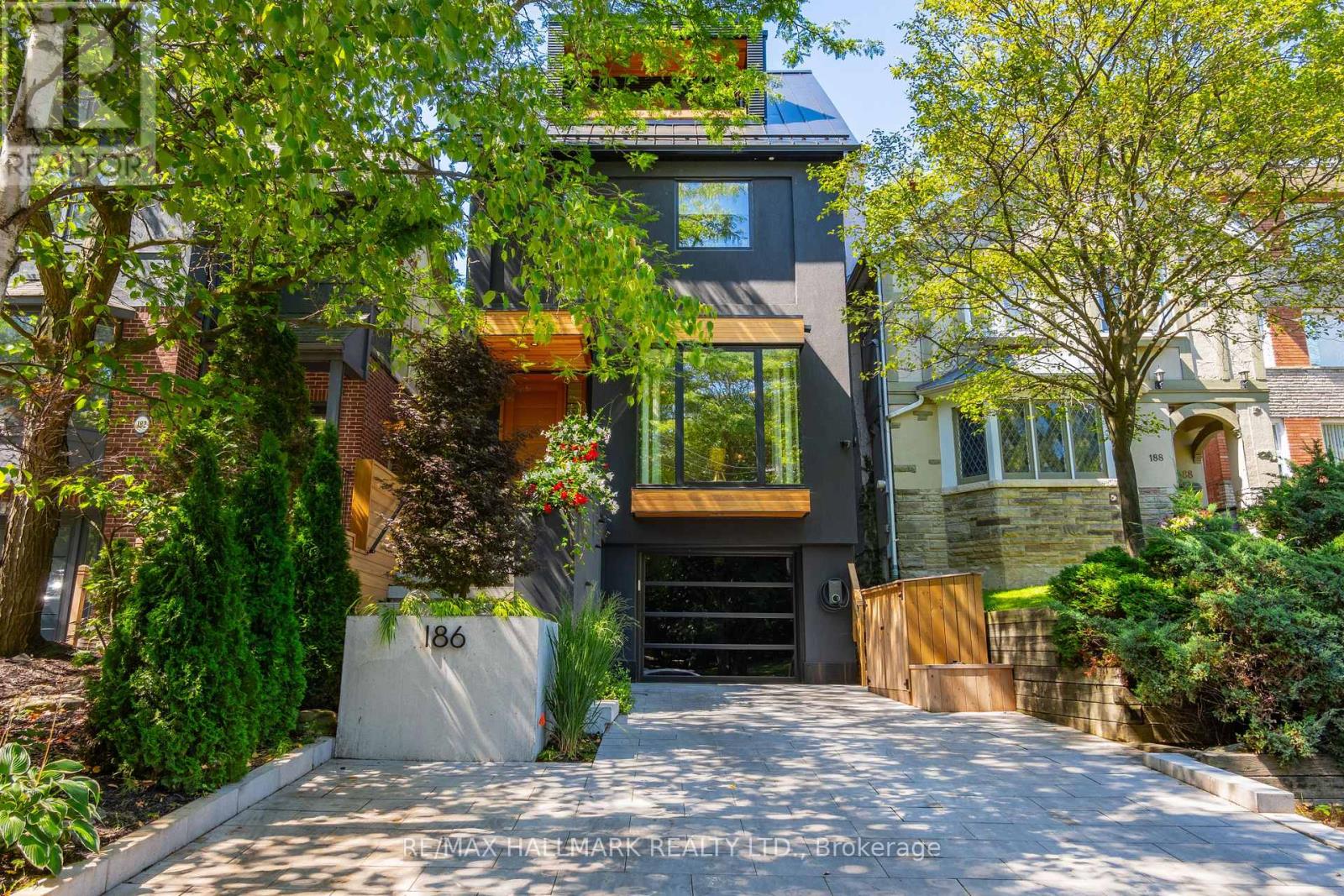186 KENILWORTH AVENUE, Toronto, Ontario