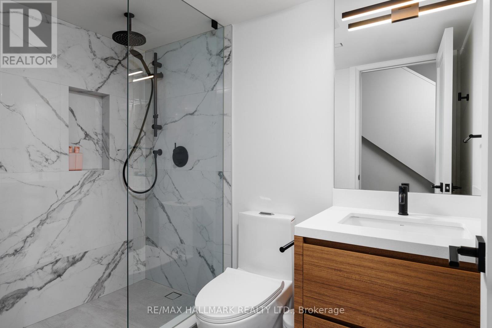 186 Kenilworth Avenue, Toronto, Ontario  M4L 3S6 - Photo 37 - E13211308