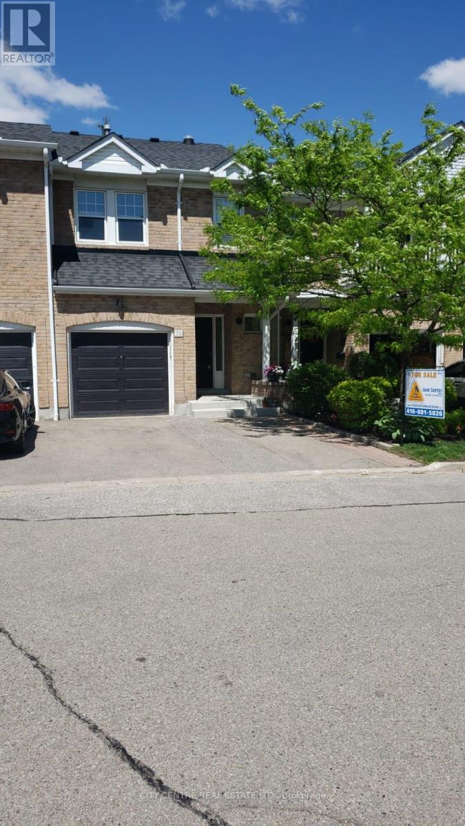 79 Tamarack Circle, Toronto, Ontario  M9P 3T9 - Photo 2 - W13137564