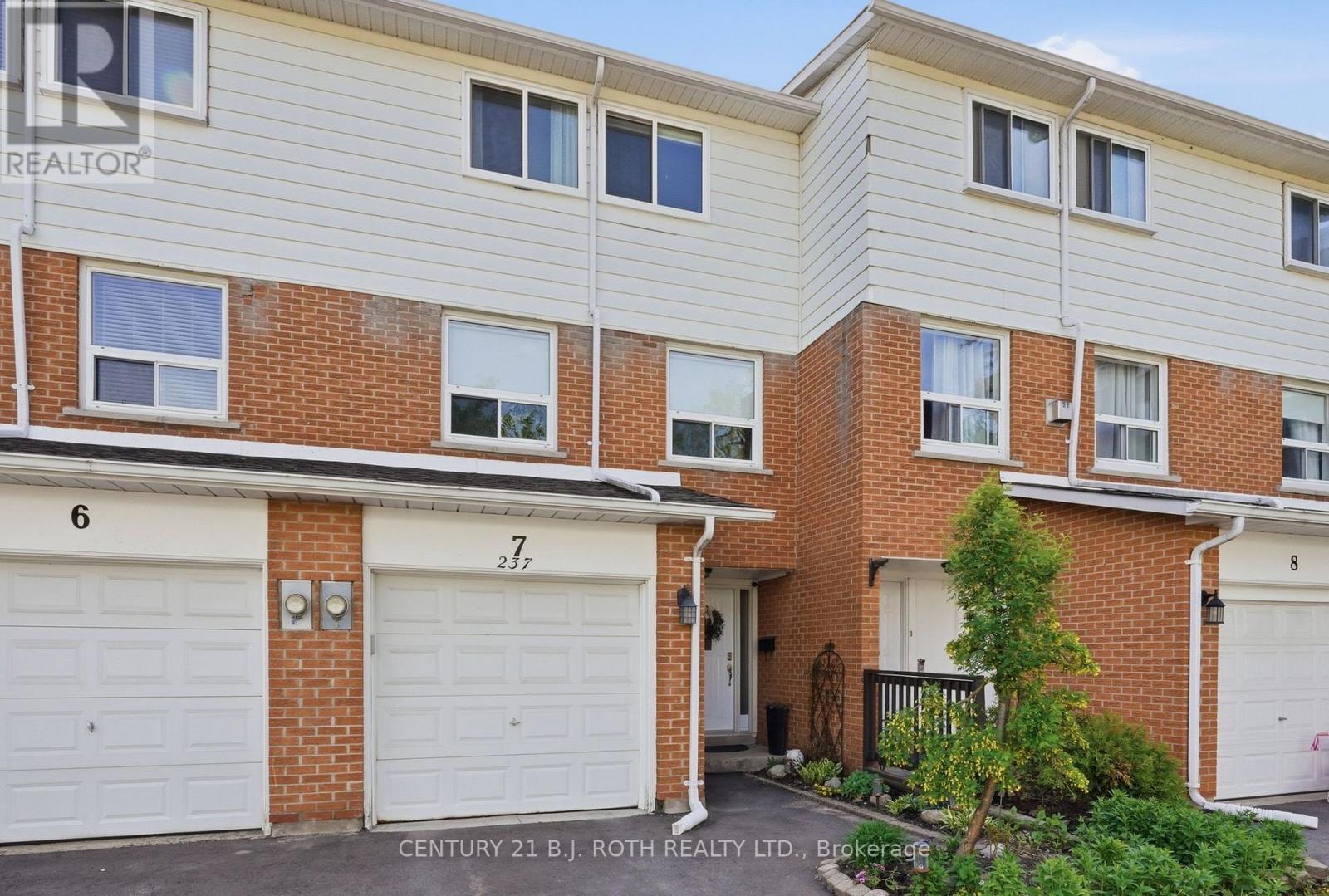 7 - 237 Steel Street, Barrie, Ontario  L4M 2H1 - Photo 2 - S13211274