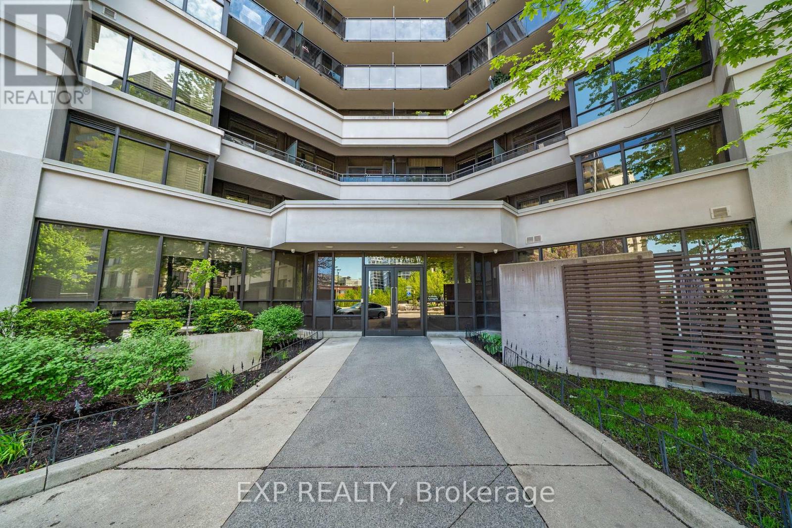 1005 - 1060 Sheppard Avenue W, Toronto, Ontario  M3J 0G7 - Photo 3 - W13211278
