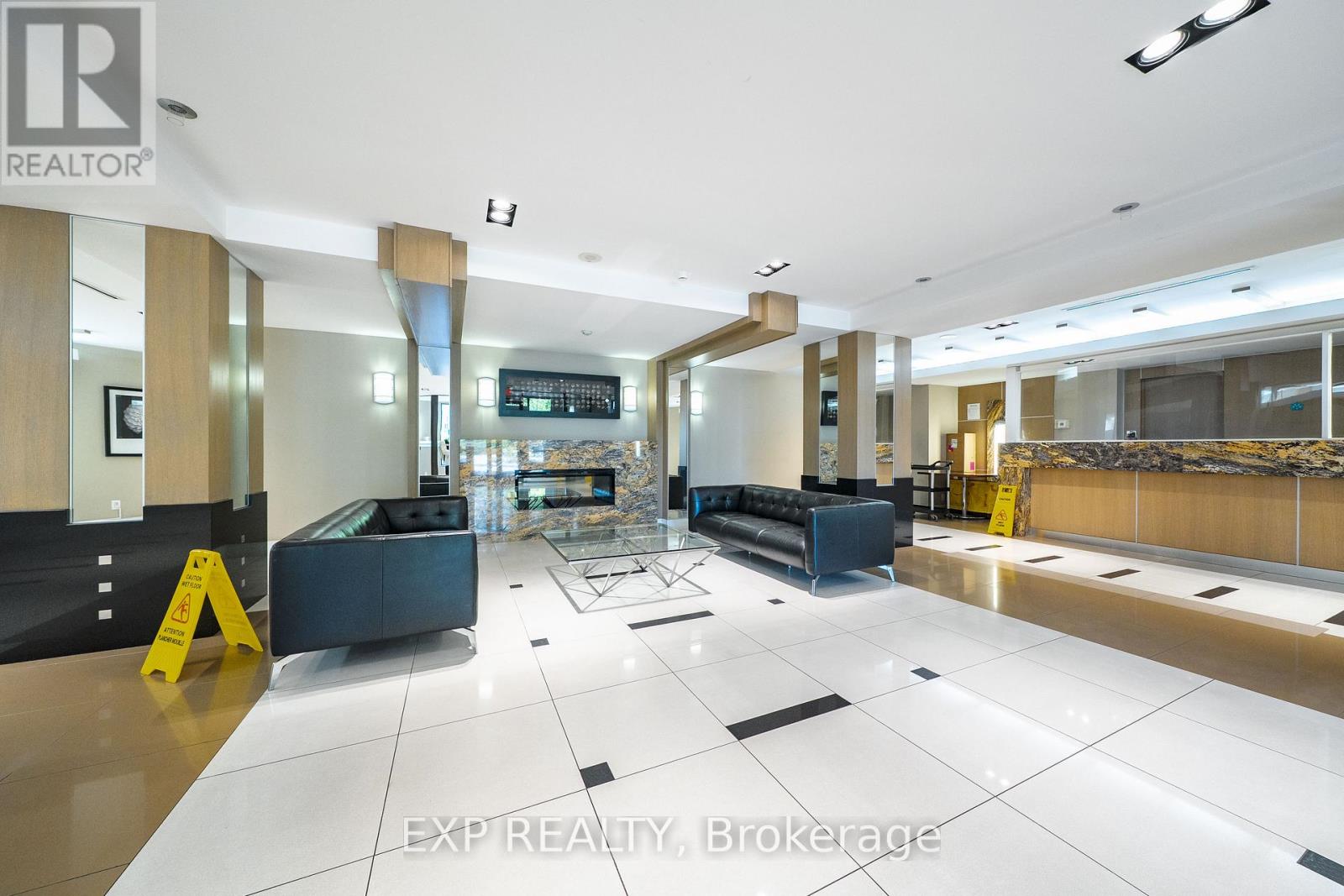 1005 - 1060 Sheppard Avenue W, Toronto, Ontario  M3J 0G7 - Photo 4 - W13211278